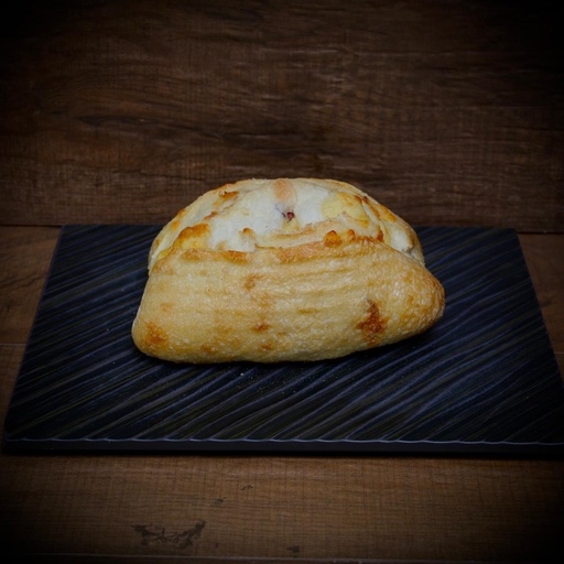 Pão Rústico Linguiça e Queijo Minas